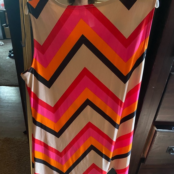 This can be worn as a longer shirt or a mini dress. - Picture 2 of 4